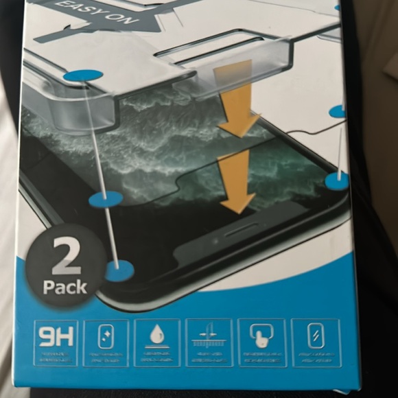 iPhone 11 Pro Max screen protector - Picture 4 of 4